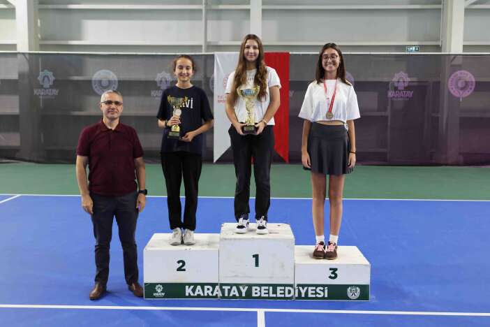 konyada-30-agustos-zafer-bayrami-tenis-turnuvasinin-sampiyonlari-belli-oldu