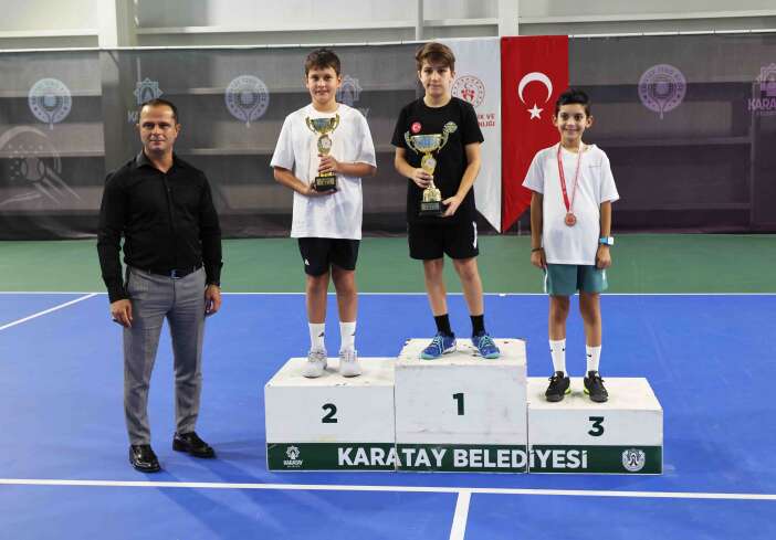 konyada-30-agustos-zafer-bayrami-tenis-turnuvasinin-sampiyonlari-belli-oldu