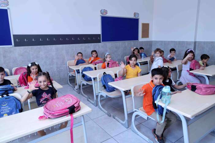 konyada-9-bin-ogrenciye-surpriz-ilk-gun-heyecani-mutluluga-donustu