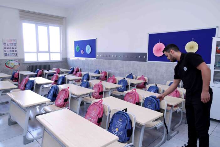 konyada-9-bin-ogrenciye-surpriz-ilk-gun-heyecani-mutluluga-donustu