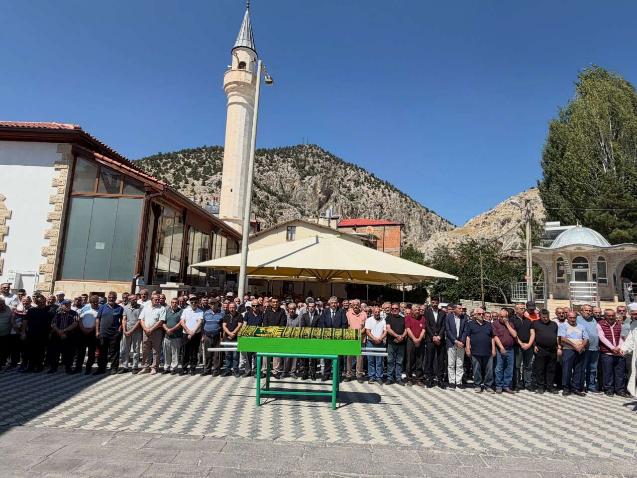 konyada-eski-belediye-baskanina-son-gorev-dualarla-ugurlandi-ramazan-sari