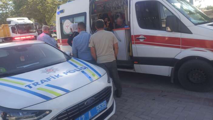 konyada-3-arac-birbirine-girdi-2-kisi-yaralandi