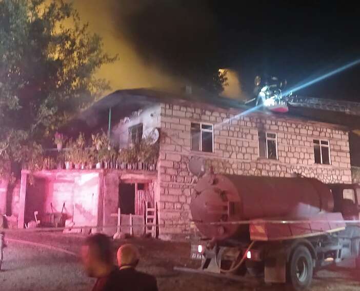 yanan-evden-cinayet-cikti-yasli-ciftin-vucutlarinda-kursun-izleri-bulundu
