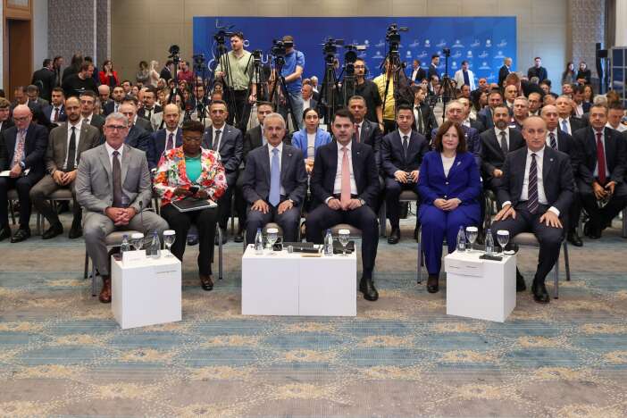 bakan-kurumdan-dunyaya-deniz-ve-iklim-cagrisi-baskan-altay-da-trabzonda