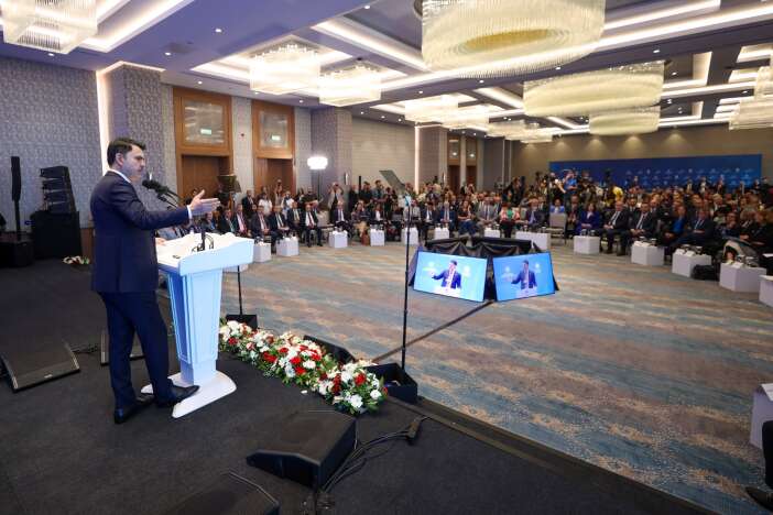 bakan-kurumdan-dunyaya-deniz-ve-iklim-cagrisi-baskan-altay-da-trabzonda