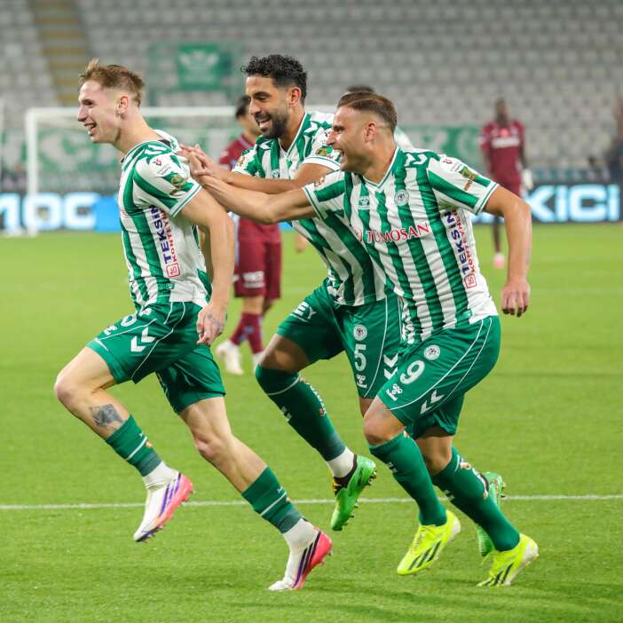 konyaspor-kazandi-ilhan-palut-gozyaslarini-tutamadi