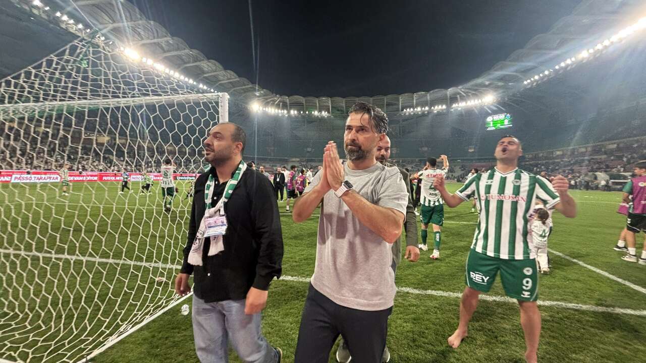 konyaspor-kazandi-ilhan-palut-gozyaslarini-tutamadi