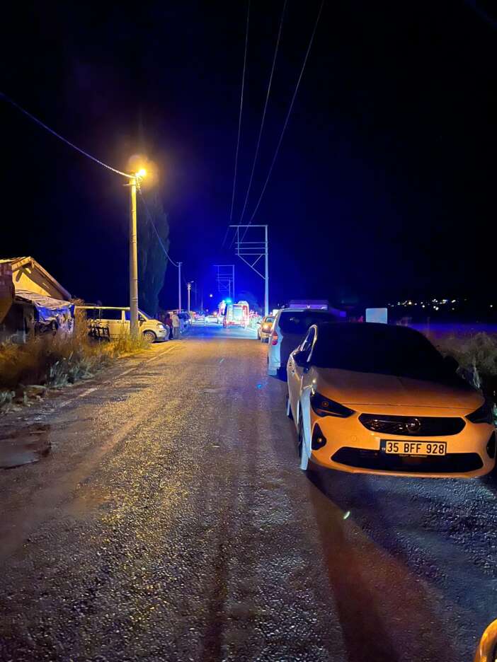 konyada-otomobil-saman-yuklu-traktorle-carpisti-yarali-var