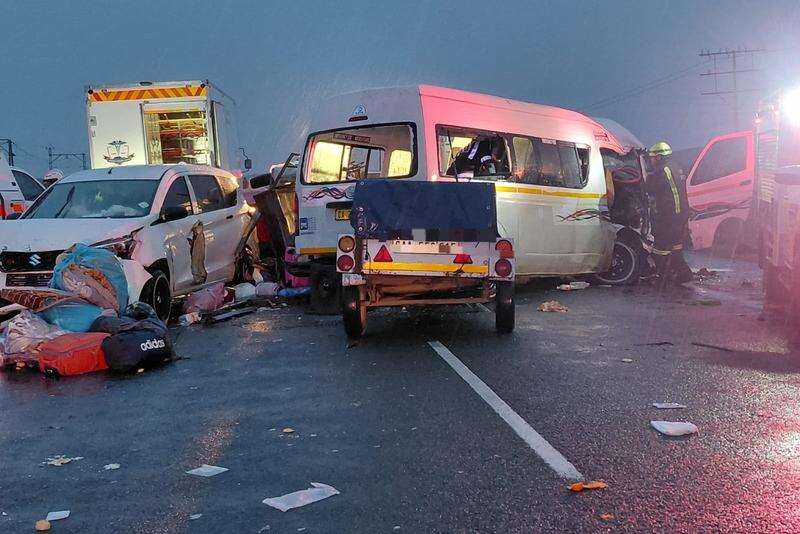 yolcu-minibusleri-carpisti-korkunc-kazada-21-can-kaybi-var
