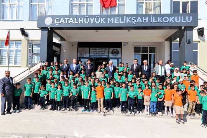 karatayda-yeni-egitim-yili-surprizle-basladi-meliksah-ilkokulunda-renkli-anlar