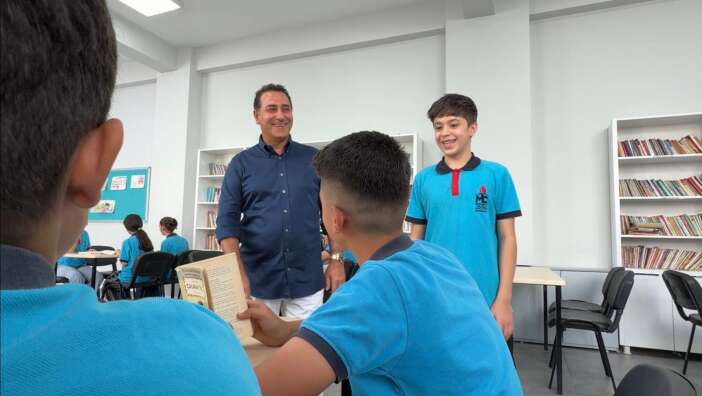 mehmet-cansiz-yeni-egitim-yilinin-heyecanini-ogrencilerle-paylasti