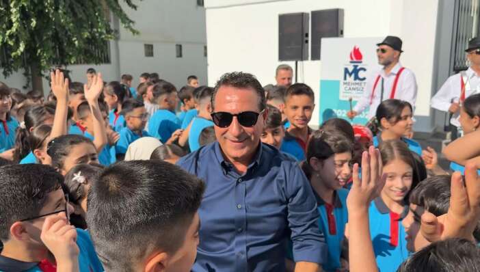 mehmet-cansiz-yeni-egitim-yilinin-heyecanini-ogrencilerle-paylasti