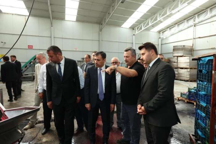 4-konya-ilcesi-ayni-bulusmada-uretimden-mahallelere-yogun-program