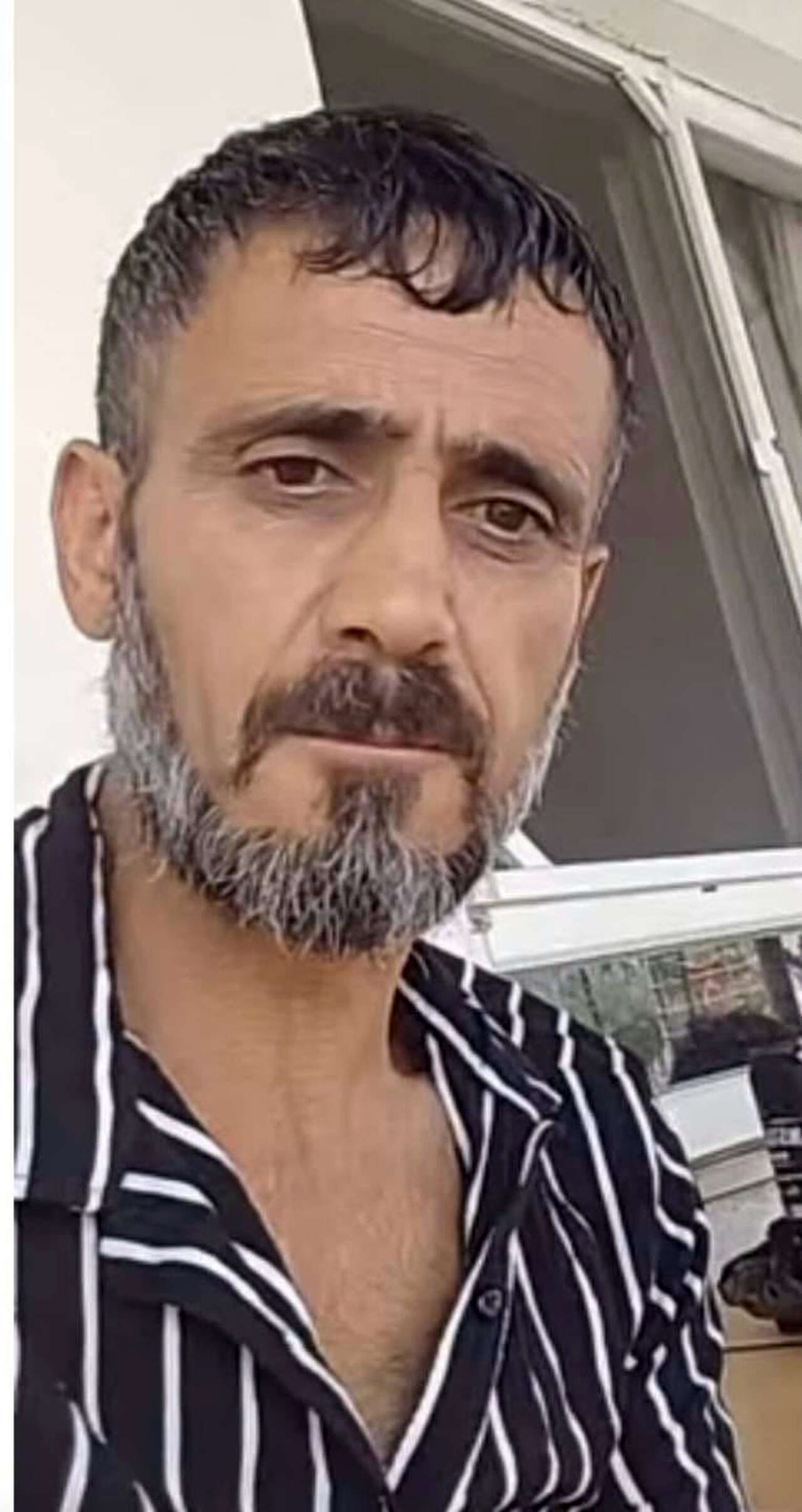 bosanma-asamasindaki-esinin-ailesinin-evine-gitti-3-kisiyi-oldurdu
