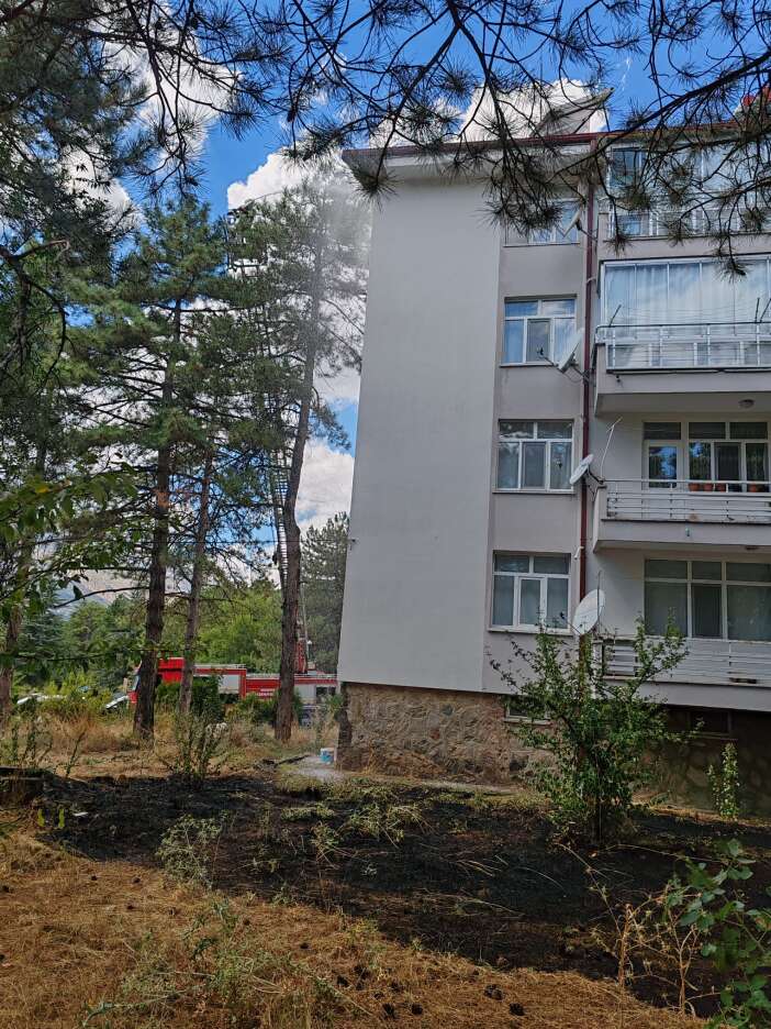konyada-cati-calismasinda-sicrayan-kivilcimlar-yangin-cikardi