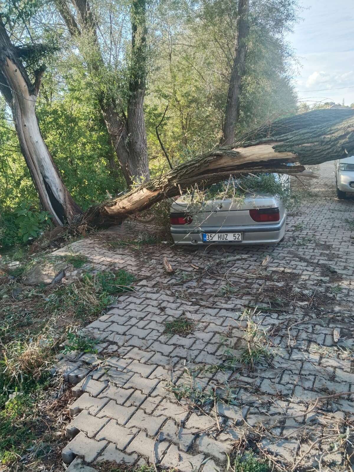 konyada-kuvvetli-ruzgar-2-ilcede-daha-etkili-oldu