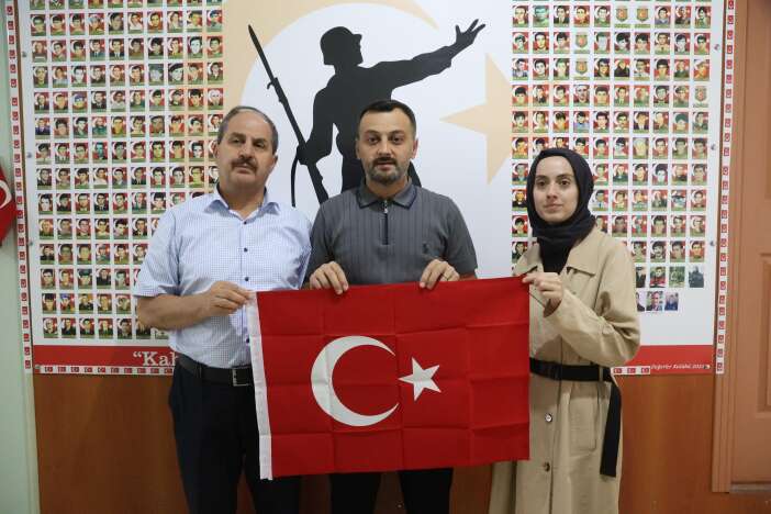 konya-buyuksehir-anlamli-gunde-kahramanlari-unutmadi