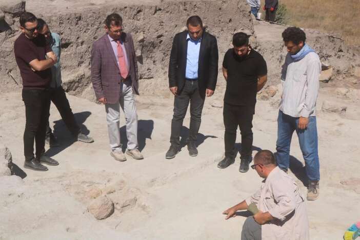 konyada-binlerce-yillik-sir-cozuluyor-unlu-hoyukte-heyecan-veren-kesif