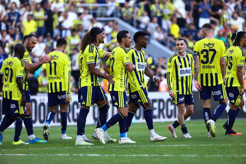 fenerbahceden-8-gollu-tarihi-zafer-konyaspor-macindan-25-yil-sonra-ayni-senaryo