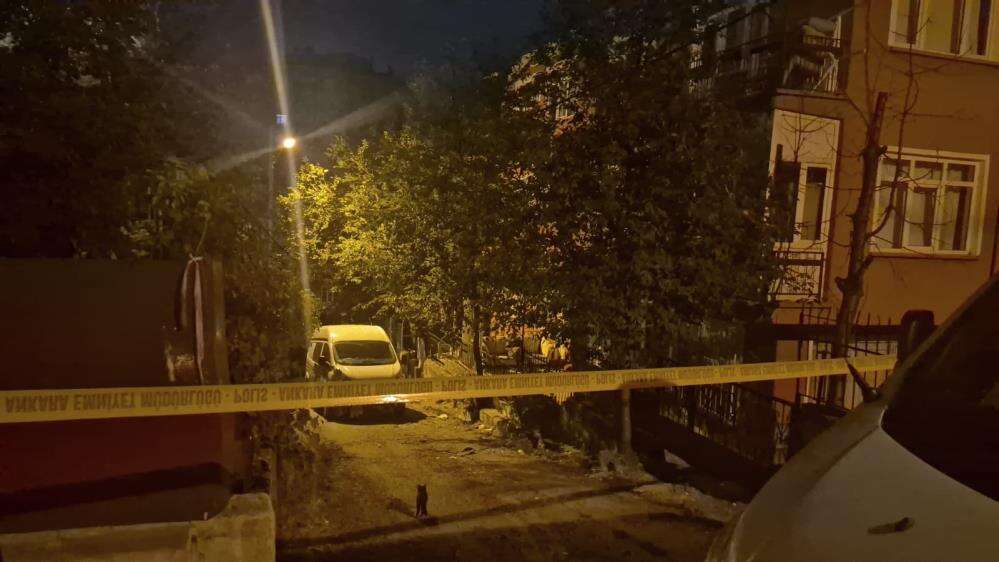 apartman-dairesinde-3-erkek-cesedi-bulundu