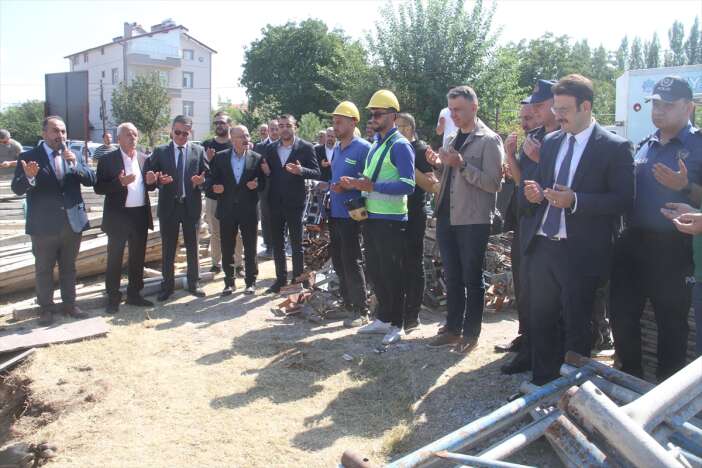 konyada-yeni-cami-icin-ilk-harc-dokuldu-icinde-gencler-icin-ozel-alanlar-olacak