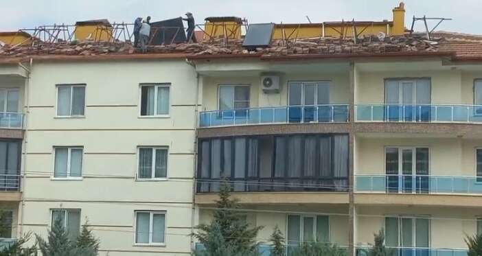 konyada-yurekleri-agza-getiren-goruntu-4-kat-yukseklikte-onlemsiz-calisma