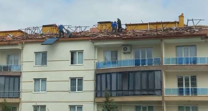 konyada-yurekleri-agza-getiren-goruntu-4-kat-yukseklikte-onlemsiz-calisma