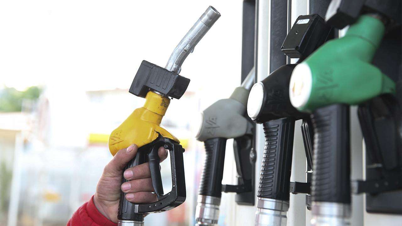motorinde-indirim-sevinci-kisa-surdu-bu-gece-yeniden-zam-geliyor