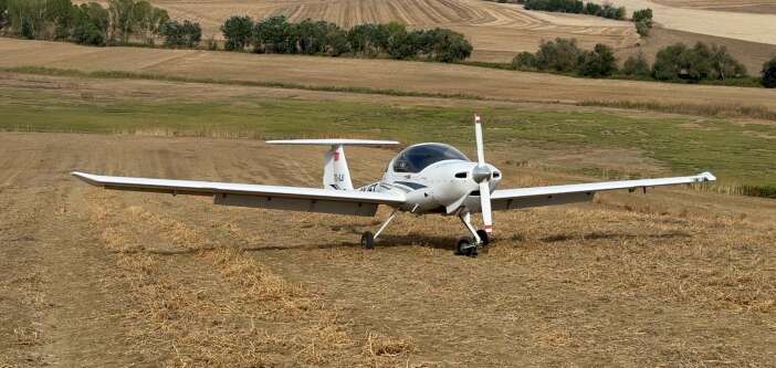 ariza-yapan-egitim-ucagi-tarlaya-indi-2-pilot-hastaneye-kaldirildi