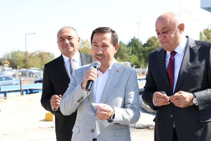 konya-ovasinda-beyaz-alti-heyecani-2026-2027-pancar-aliminda-ilk-kantar-kuruldu