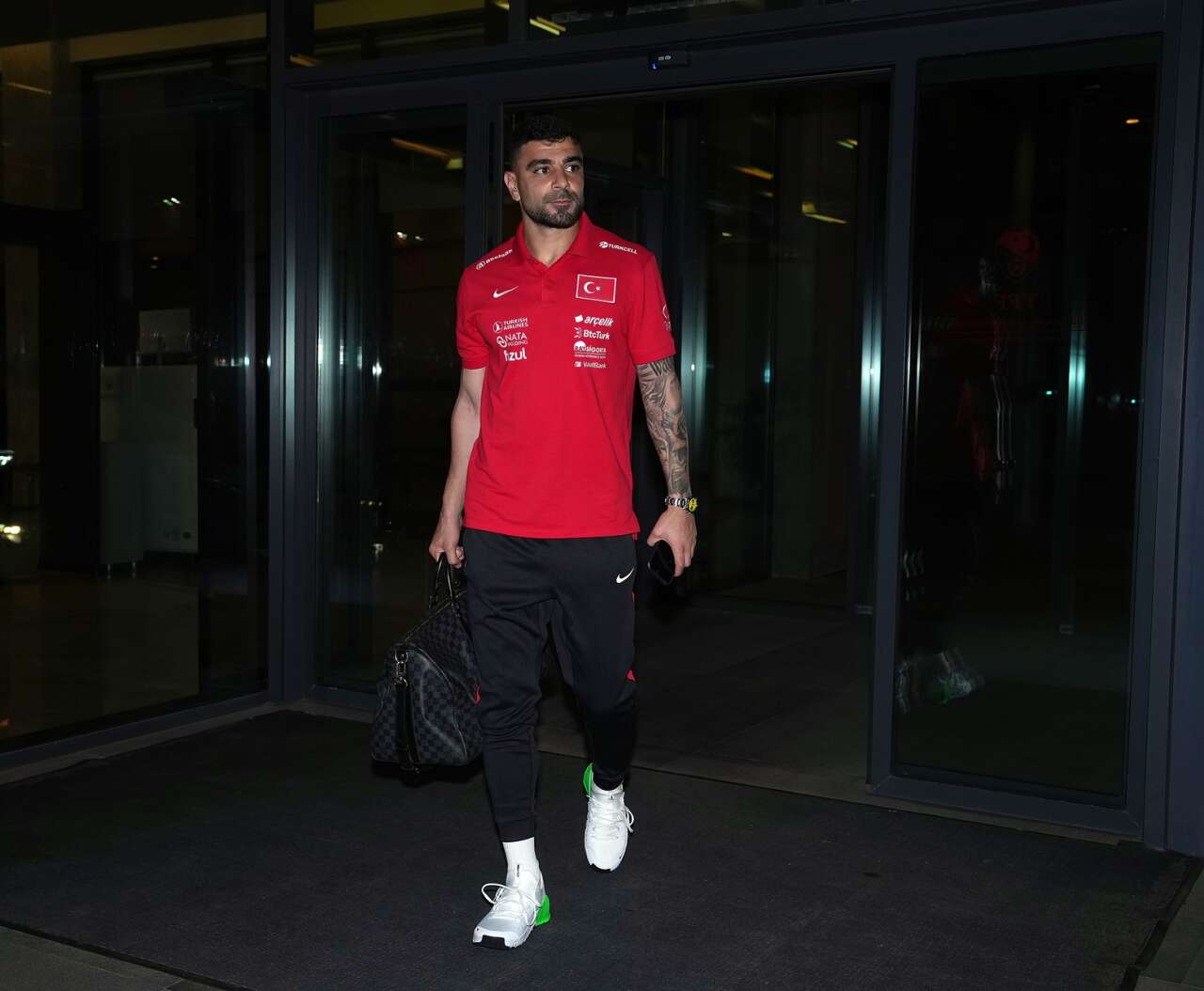 konyaspor-kaptani-adil-demirbag-icin-buyuk-gun-fransa-macinda-forma-bekliyor