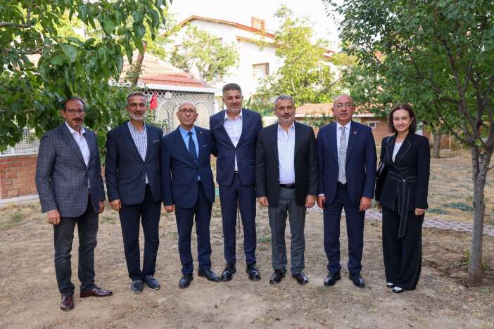 ak-parti-adiyaman-milletvekili-ishak-san-meramda-sahaya-indi