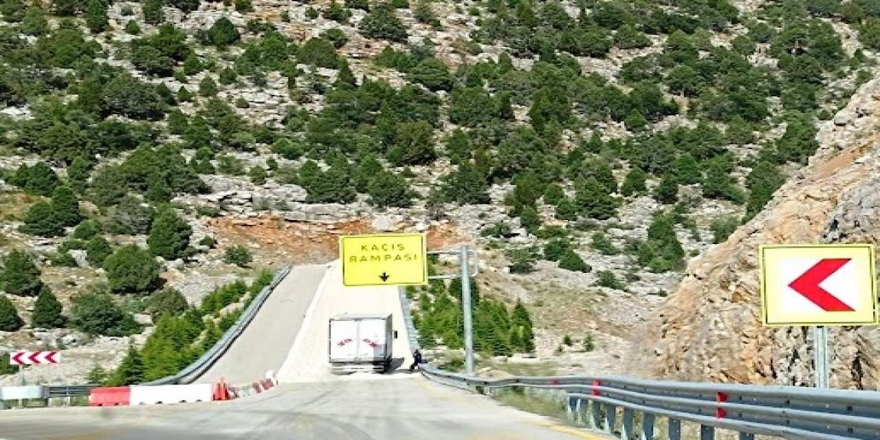 konya-yollarindaki-bu-rampalar-tir-ve-kamyoncularin-hayatini-kurtariyor