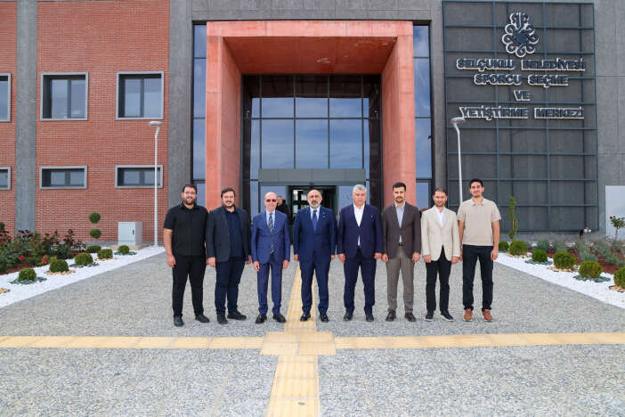 selcuklunun-sporcu-fabrikasina-onemli-ziyaret-hedef-olimpiyatlar