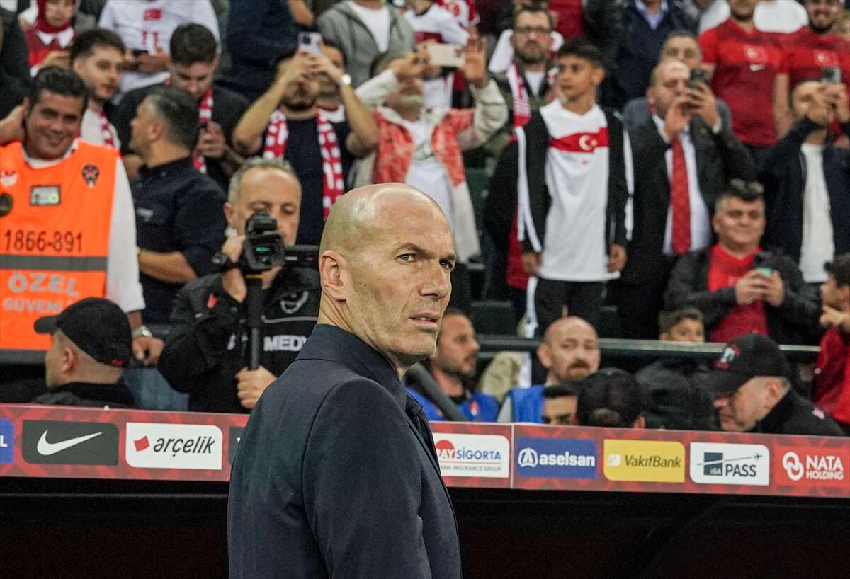 turkiyeyi-yenen-fransa-sevinemedi-kotu-haberi-zidane-duyurdu