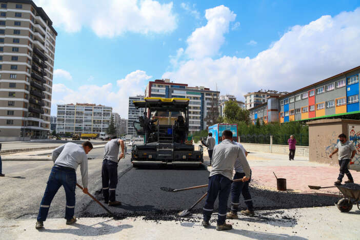 konyada-ulasimi-rahatlatacak-calisma-2-bin-400-ton-asfalt-serildi