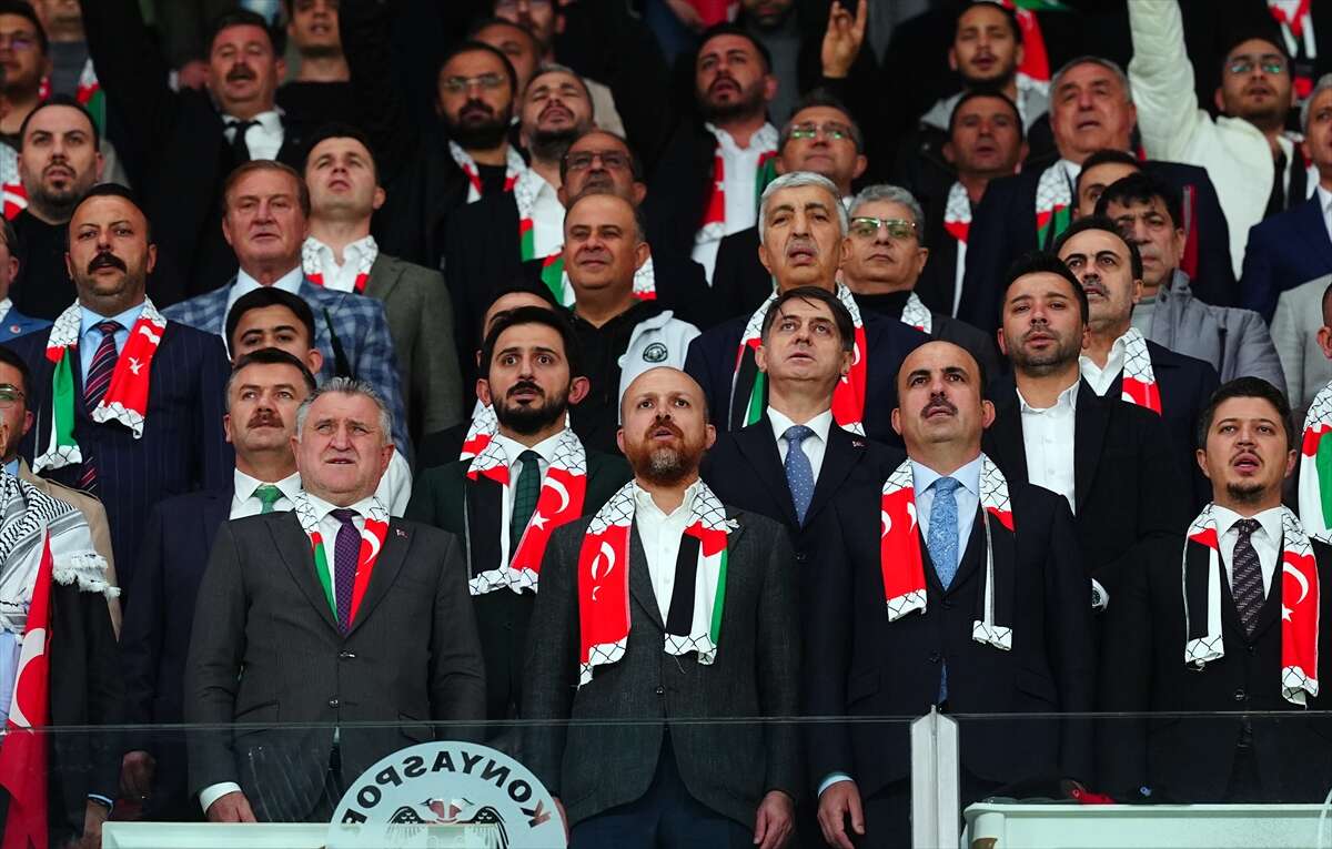 konyada-skorun-onune-gecen-gece-binler-filistin-icin-tek-yurek-oldu