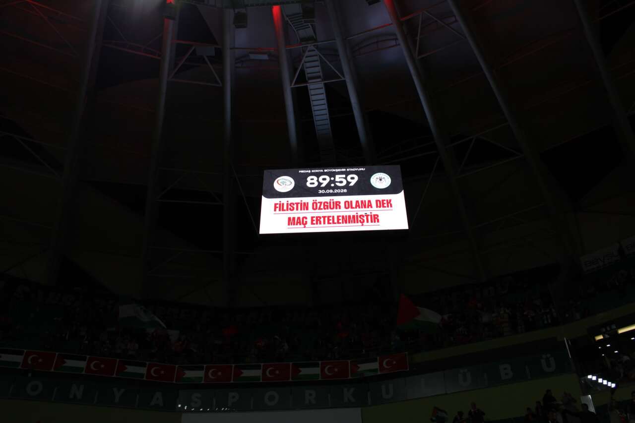 konyada-skorun-onune-gecen-gece-binler-filistin-icin-tek-yurek-oldu