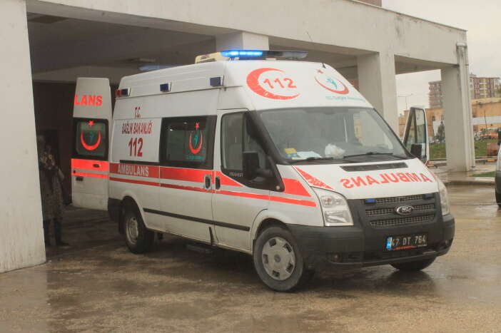 minibus-devrildi-3u-cocuk-8-kisi-yaralandi
