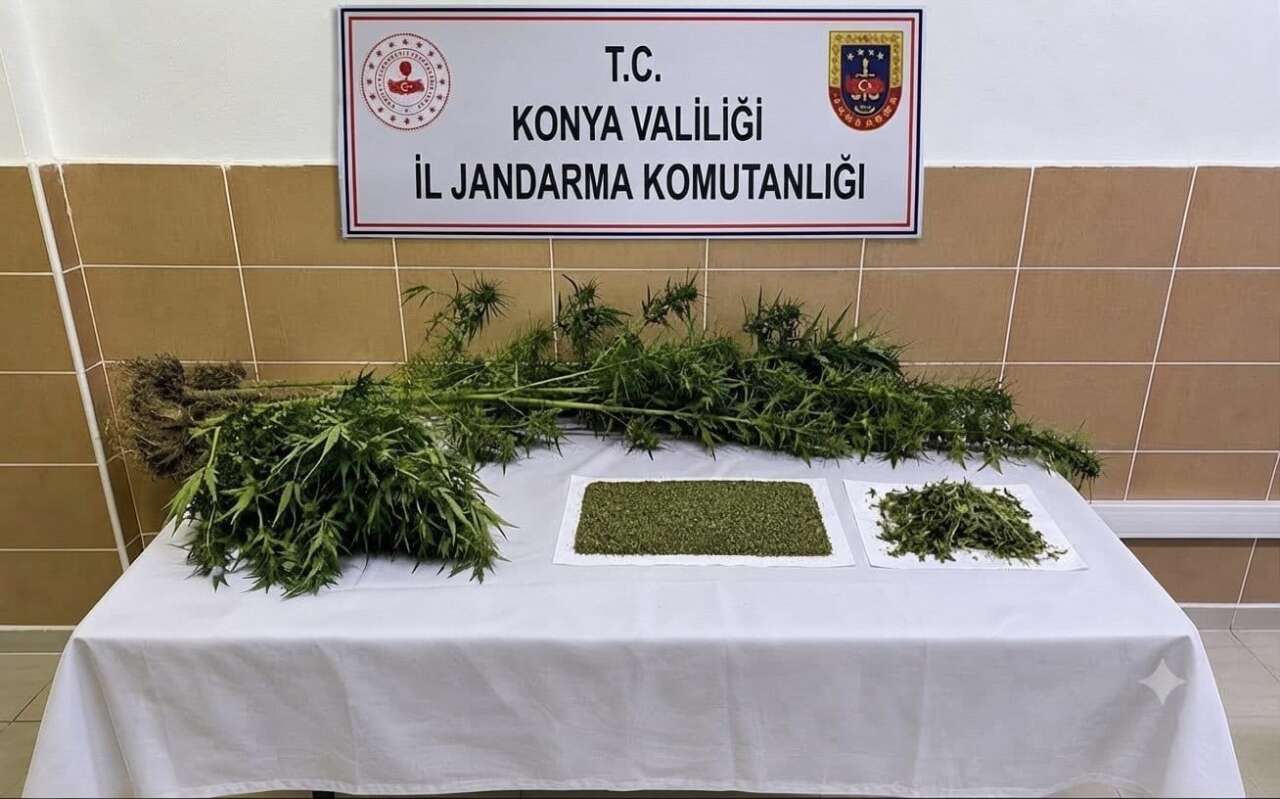 konyada-jandarma-dugmeye-basti-8-kilo-uyusturucu-ele-gecirildi-70-kisi-yakalandi