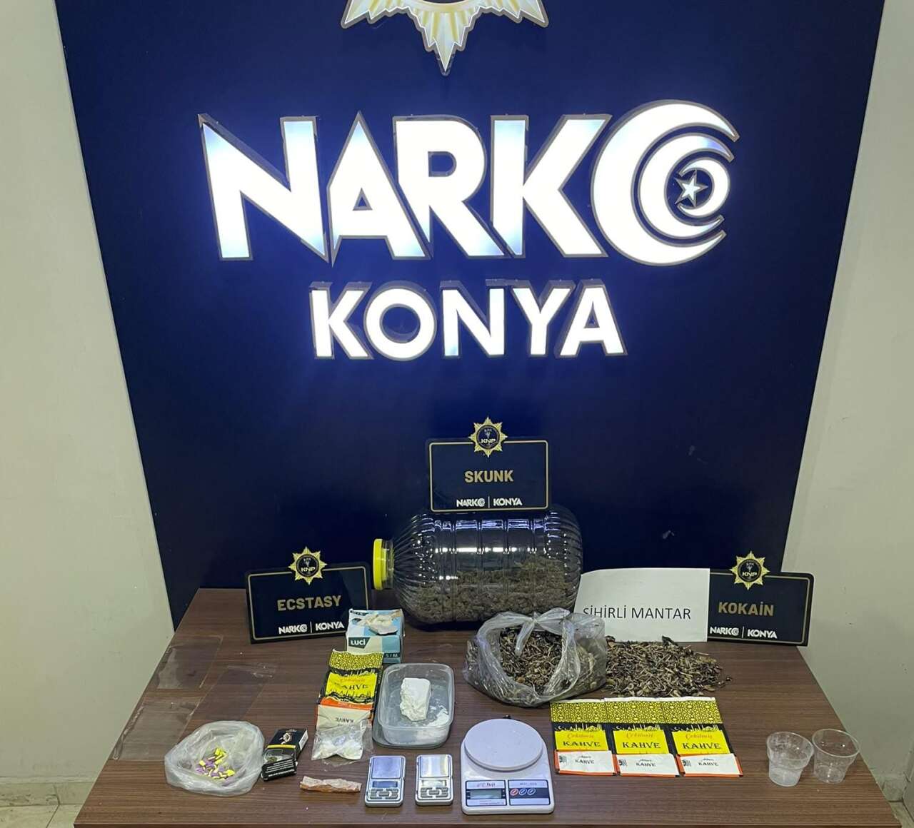 konyada-narkotik-ekipleri-harekete-gecti-105-bin-adet-yakalandi