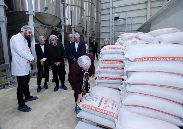 kulliye-heyeti-karatayda-ekmek-uretim-modeli-turkiyeye-ornek-gosterildi