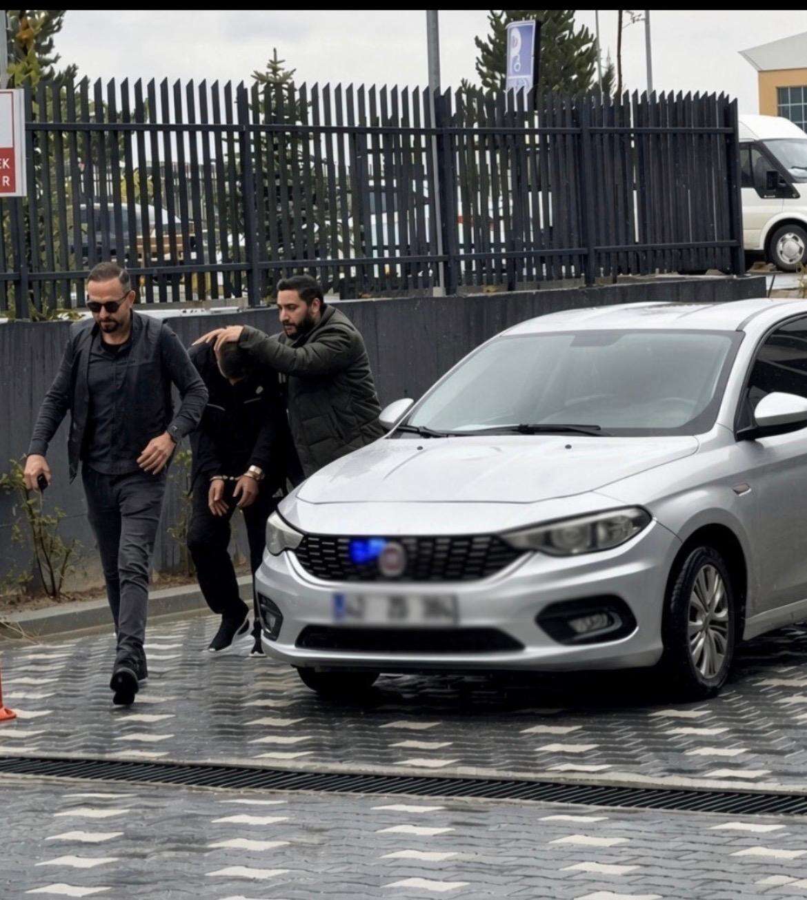 uyusturucu-ticaretinden-araniyordu-kacisi-konyada-sona-erdi