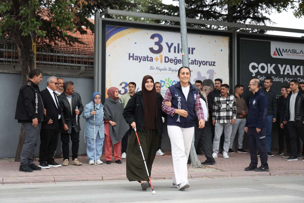 konyada-yeni-zabitalara-uygulamali-gorme-engelli-egitimi-verildi