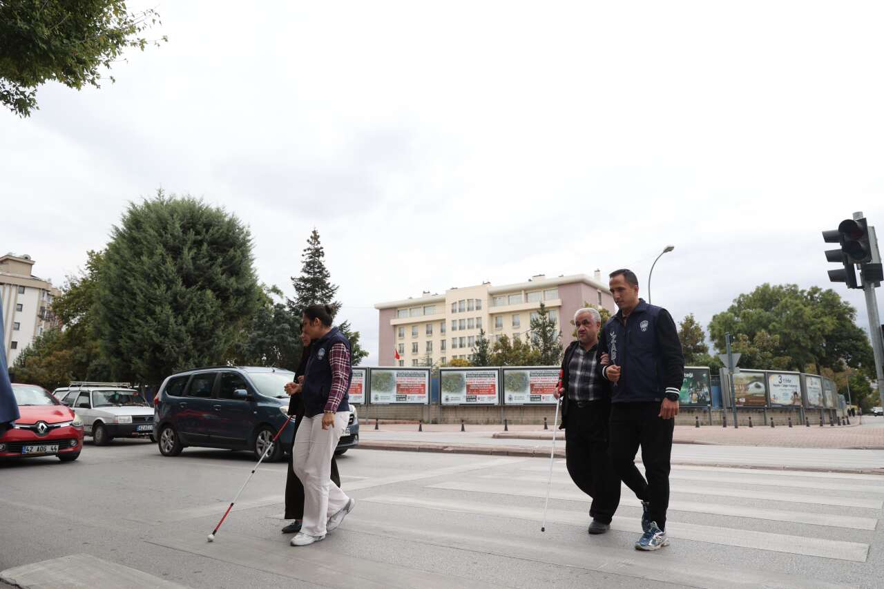 konyada-yeni-zabitalara-uygulamali-gorme-engelli-egitimi-verildi