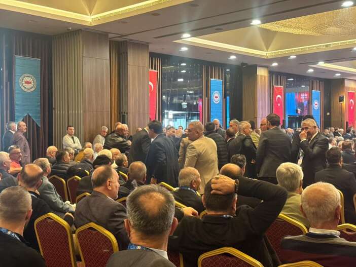 taskk-genel-kurulunda-tansiyon-yukseldi-konya-milletvekili-guvenligi-cagirdi
