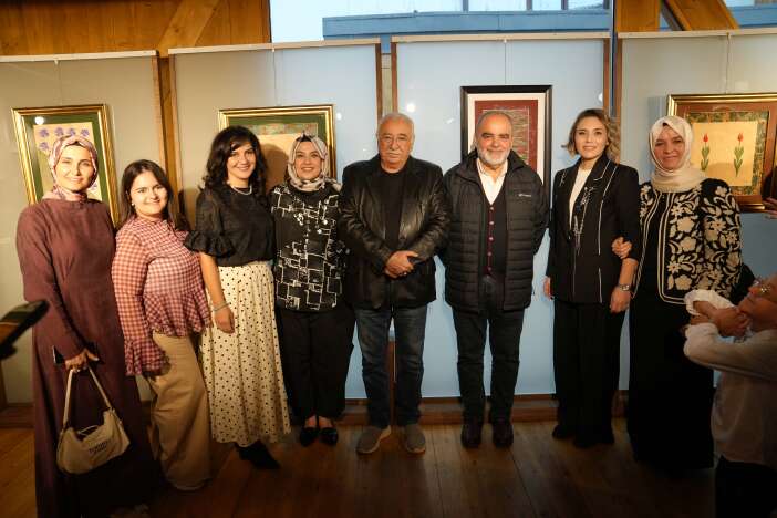 konyada-ebru-sanatina-gonul-verenlerin-eserleri-gorucuye-cikti