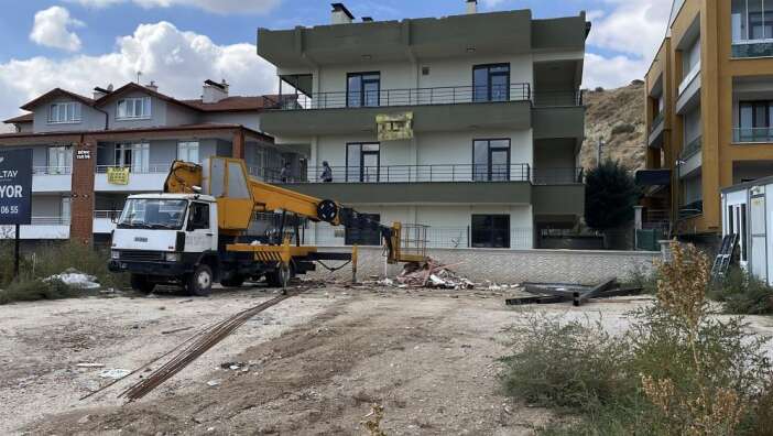 konyada-vinc-operatoru-2-metre-yukseklikten-dustu