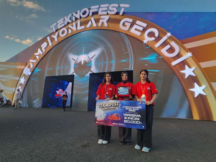teknofestte-konya-ruzgari-18-takimla-gittiler-derecelerle-donduler