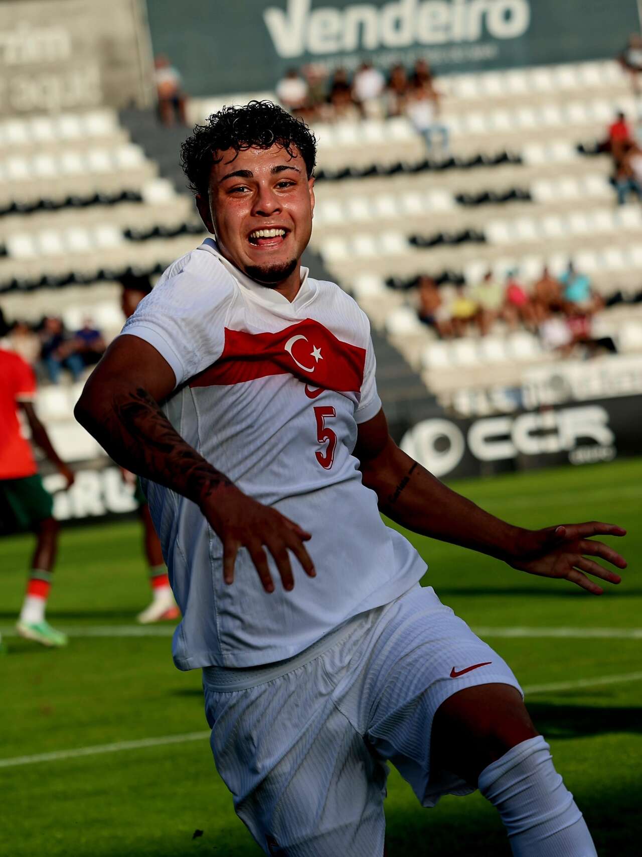 konyasporlu-stoper-milli-takimda-gol-sevinci-yasadi